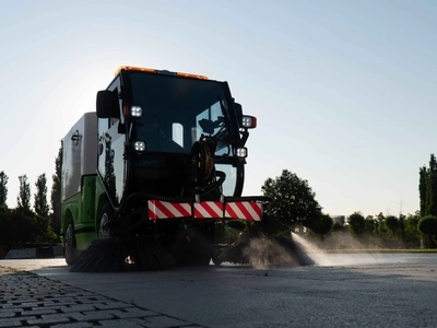 Подметально-уборочная машина SmartSweeper RG-8240